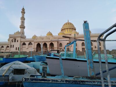 Die Moschee und der Fischerhafen Sehenwürdikeiten Hurghadas